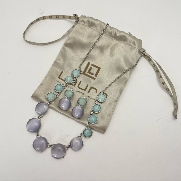 LAURA Jewelry Set Necklace and Earrings - Picture 3 of 7